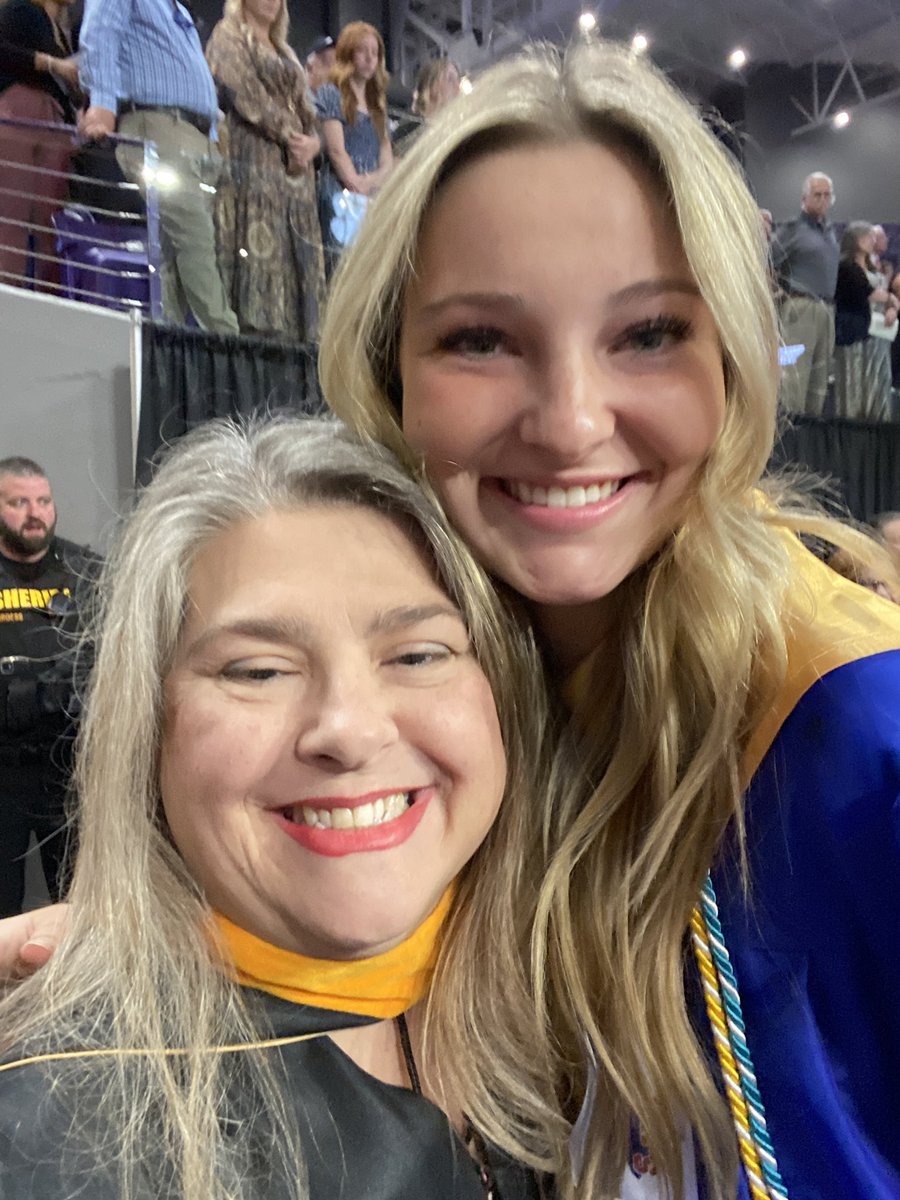 Anthuney_Donna's tweet photo. Wren High Graduation 2023 https://t.co/E5UocpkigA