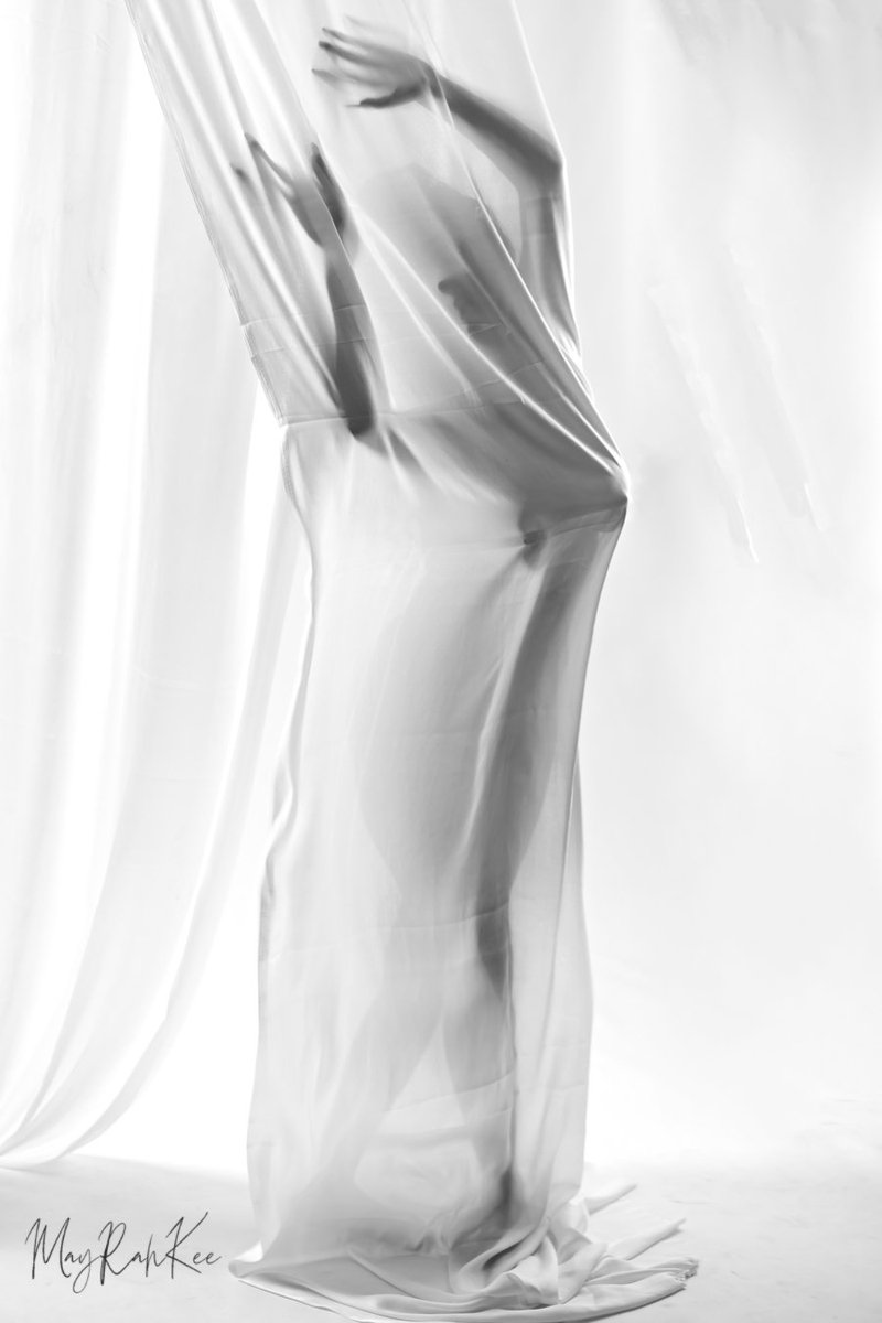 codecooli's tweet photo. Mysterious.....
#boudoir #boudoirmodel #boudoirphotography #indianmodel #femalemodel #fineartnude #artnude #nudemodel https://t.co/ZDpJOGE54P