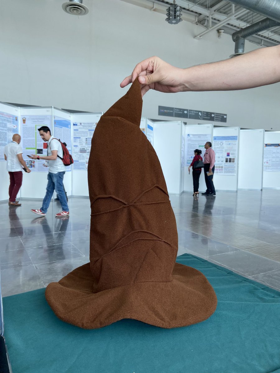 Les tenemos un aviso.
El sombrero sorteador ya está en Veracruz
Mañana tenemos el concurso :Harry Potter y el Misterio Microbiológico

Están list@s??