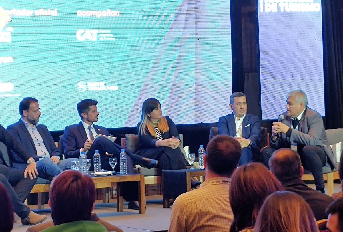 #SantaCruz participó en el Foro Nacional del Turismo en Ushuaia
Se trata del evento anual más importante del país para el intercambio de experiencias y exposición de estrategias y resultados de diferentes gestores y académicos del entorno turístico
Info 👉🏼 n9.cl/77opw