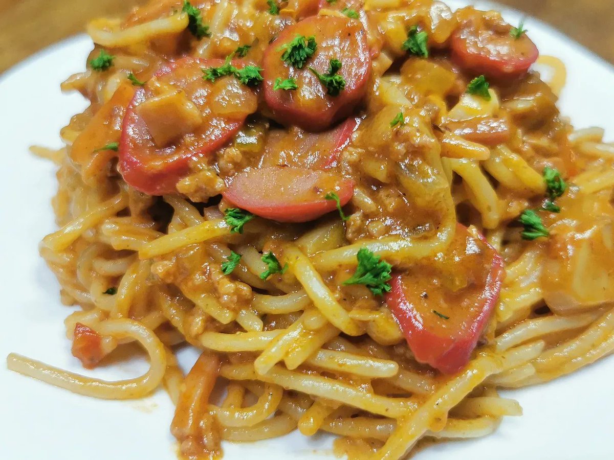 SPAGHETTI

#Spaghetti #ClassicSpaghetti #HazelsKitchen #HK #yummy #mustTry #HomemadeWithLOVE #SpecialSpaghetti #MeatyAndCheesySpaghetti #pastalover #HKPasta