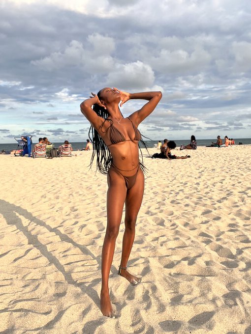 I appreciate the men who stay in their lane because they know they can&rsquo;t  keep up with me. https://t