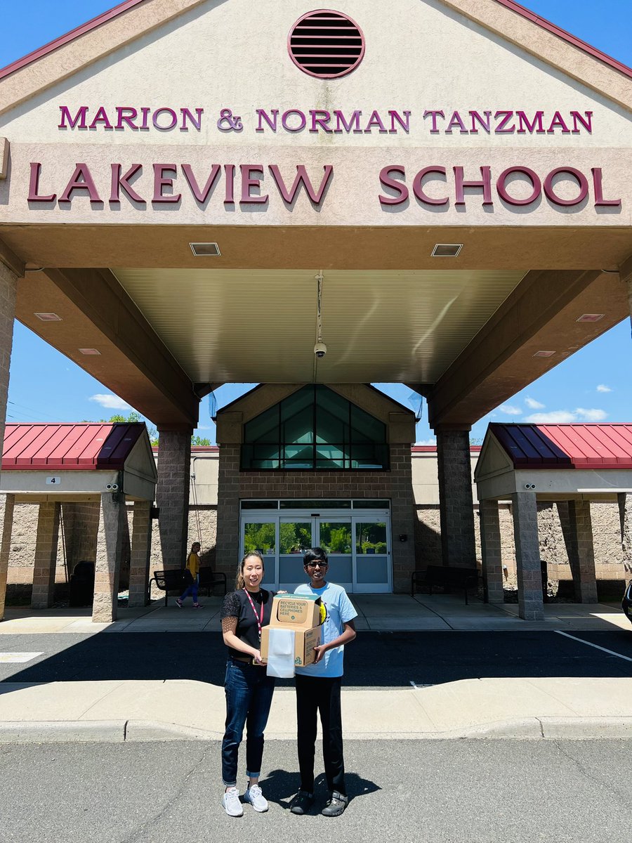 Happy to replace the battery bin at Lakeview Elementary School in Edison, NJ!

If you all are interested in placing a battery bin in your local school or library, please visit my website for more information!

@recycleabattery #battery #recycling