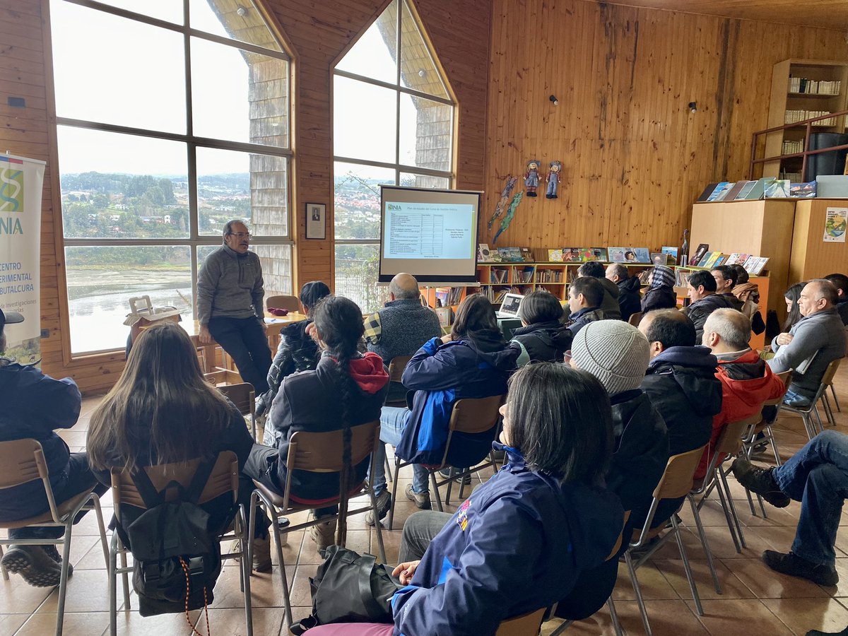 INIA_Chiloe's tweet photo. Esta semana, se constituyó el grupo d capacitación agroalimentaria (GCA) y el grupo de extensión tecnológica (GET), con los cuales se trabajarán temas d gestión hídrica y d manejo integral ovino en la #ProvinciadeChiloé dirigidos tanto a asesor@s técnicos como agricultor@s 👨🏽‍🌾👩🏻‍🌾💪🏽 https://t.co/wlEHu8c02u