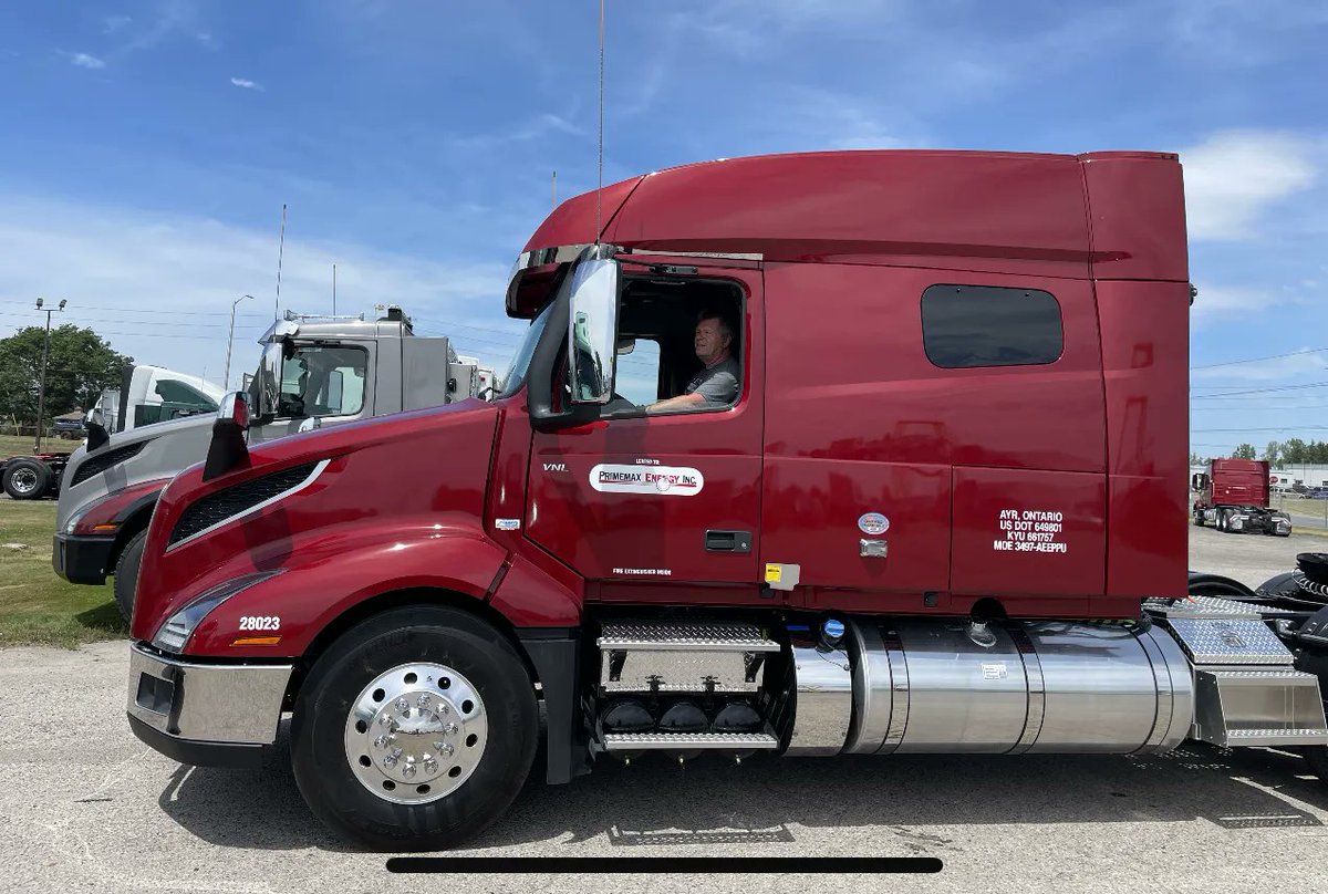 Check out that new ride! Our owner/operators work SO hard and we LOVE seeing the results! #owneroperator #newride #trucks #trucking #summer #primemax #ayr #ayrontario #kwawesome