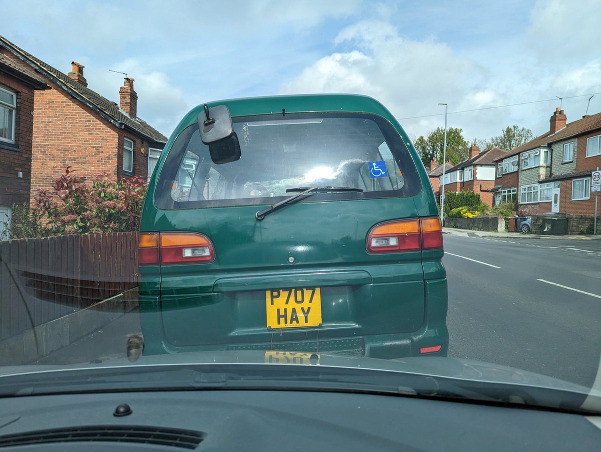 cookie999's tweet image. Loving the new whip @PhilHay_ .... Not sure that's gonna get u as far away from Leeds as we're all gonna want to be come Sunday tho