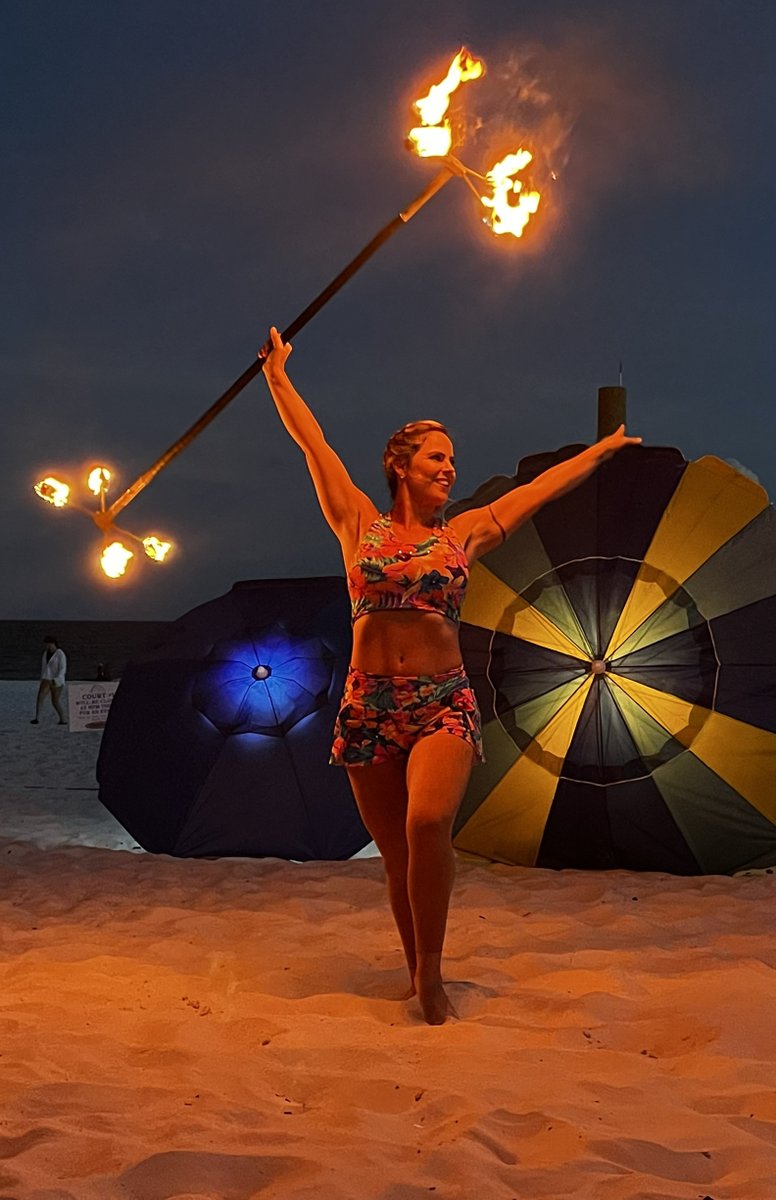 luminaryec's tweet image. Did you know we dance with a variety of fire props for your guests? From dragonstaff to poi, we keep the party burning! Book us now to heat up your next event!