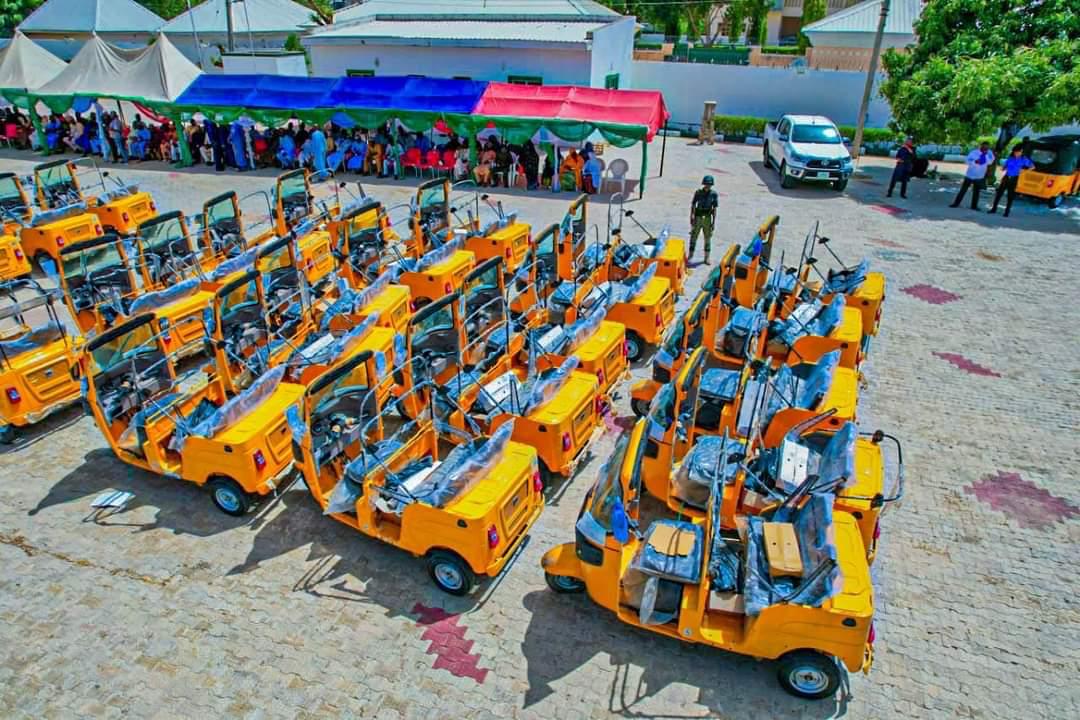 bajajkekeng's tweet photo. The Stallion Bajaj has supplied 140 units of Bajaj Tricycles (Keke) to The Ministry of Wealth Creation, Empowerment and Empoyment Generation under the Yobe State Government to empower and support small scale businesses and small-business individuals.
#Bajaj #stalliongroup https://t.co/19nyhjSIc7
