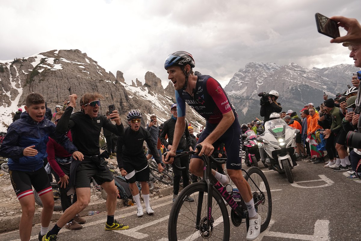 giroditalia's tweet photo. 👏 You really gave it all, you were great out there and it is only a matter of time. 

❤️ What a GEEro d'Italia!

#Giro #GirodItalia https://t.co/Zlen3GEvU6