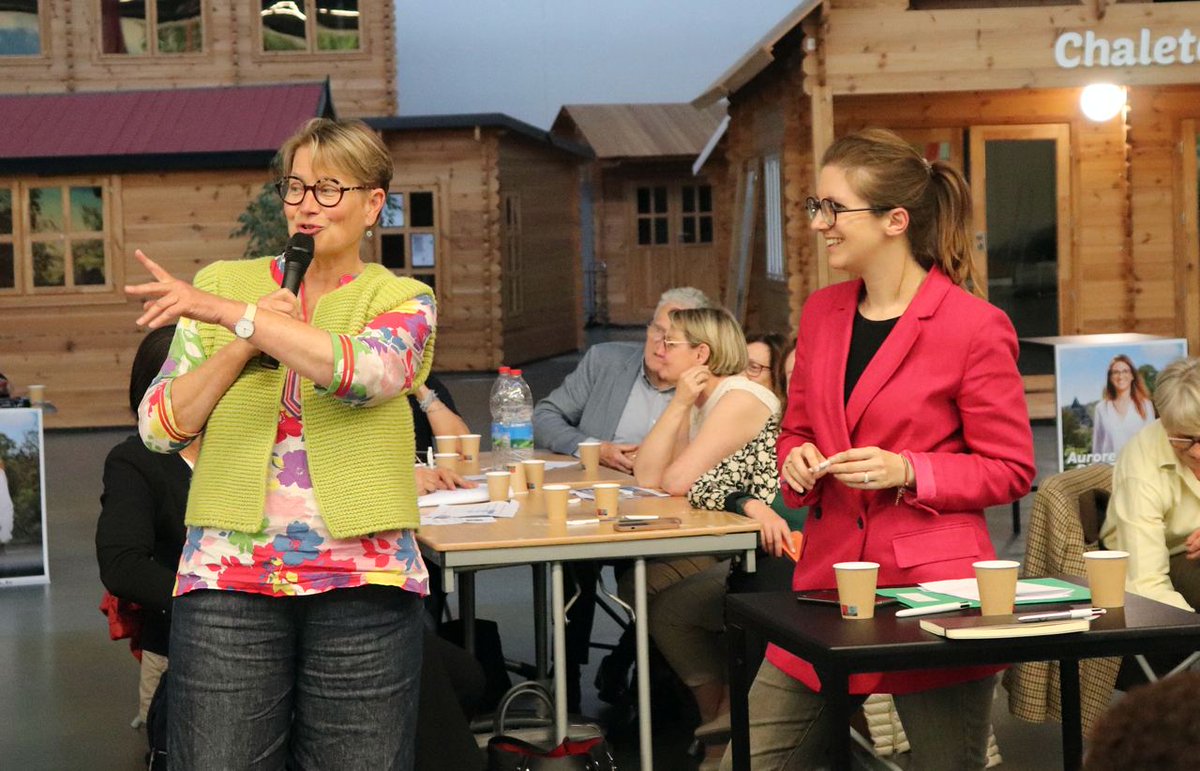 Enseignants, AESH, directeurs d'école, maires et élus locaux, citoyens, ensemble, nous avons parlé de l'avenir de notre école.

Un avenir qui passe par la juste et nécessaire reconnaissance de nos enseignants et l'affirmation des missions fondamentales de notre école.