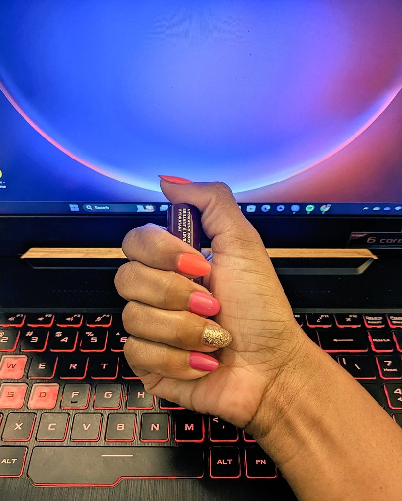 amac_ncheese's tweet image. Fresh #CoderClaws for the holiday weekend 💅🏾
Paging @jesspagan and @ThatTechieGirl for check-in on manicure status!