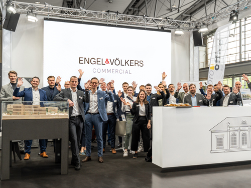 EVKelkheim's tweet photo. REA in der zweiten Auflage: Und wieder eine Top-Messe. Erfahren Sie mehr... https://t.co/pyQlF1uXXo https://t.co/nOElczRcXE