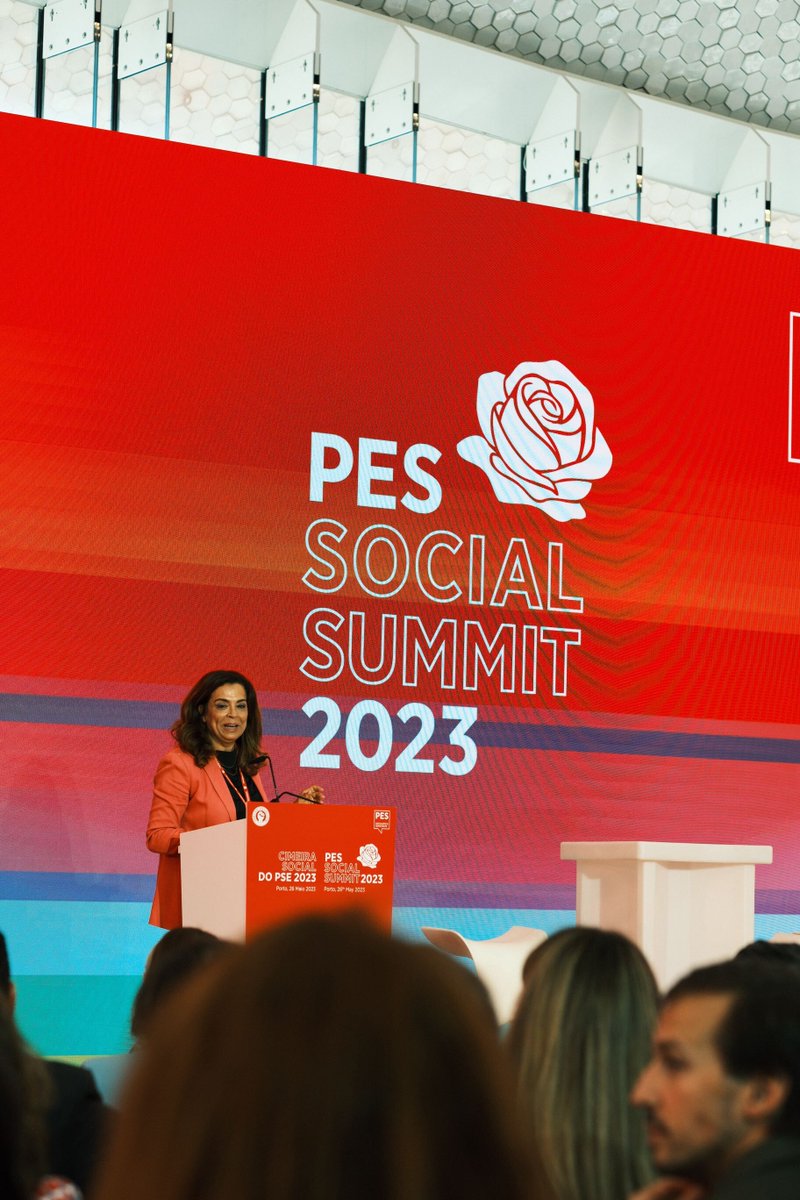 Luísa Salgueiro na abertura da cimeira  

#PESsocialsummit
#PartidoSocialista
#Porto