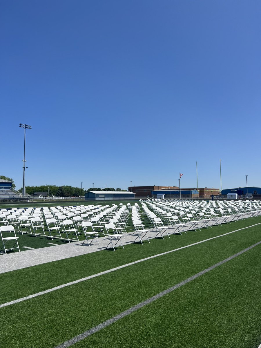 TvlsdV's tweet image. Looking forward to celebrating our 265 Viking seniors tonight. Go Vikings!