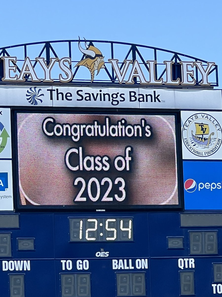 TvlsdV's tweet image. Looking forward to celebrating our 265 Viking seniors tonight. Go Vikings!