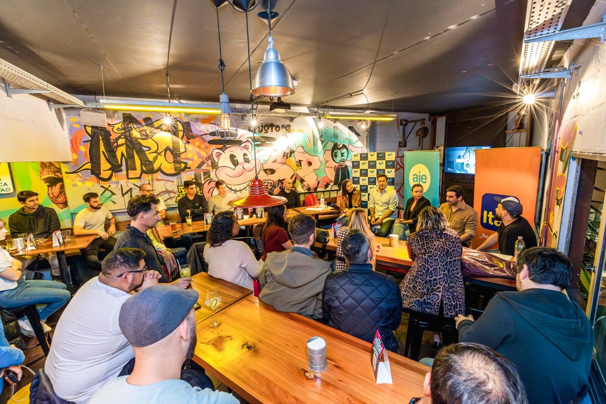 codiversitytech's tweet image. El miércoles compartimos con la comunidad de @AJEUruguay 👏

@suarezmvictoria junto a Ignacio Pérez y Diego Lemos conversaron con Irene Tayler y Juan Abel Ortiz sobre la temática “Vender más allá de USA” 🚀 

Muchas gracias @AJEUruguay ,
@ItauUruguay  y Movistar Empresas ✨