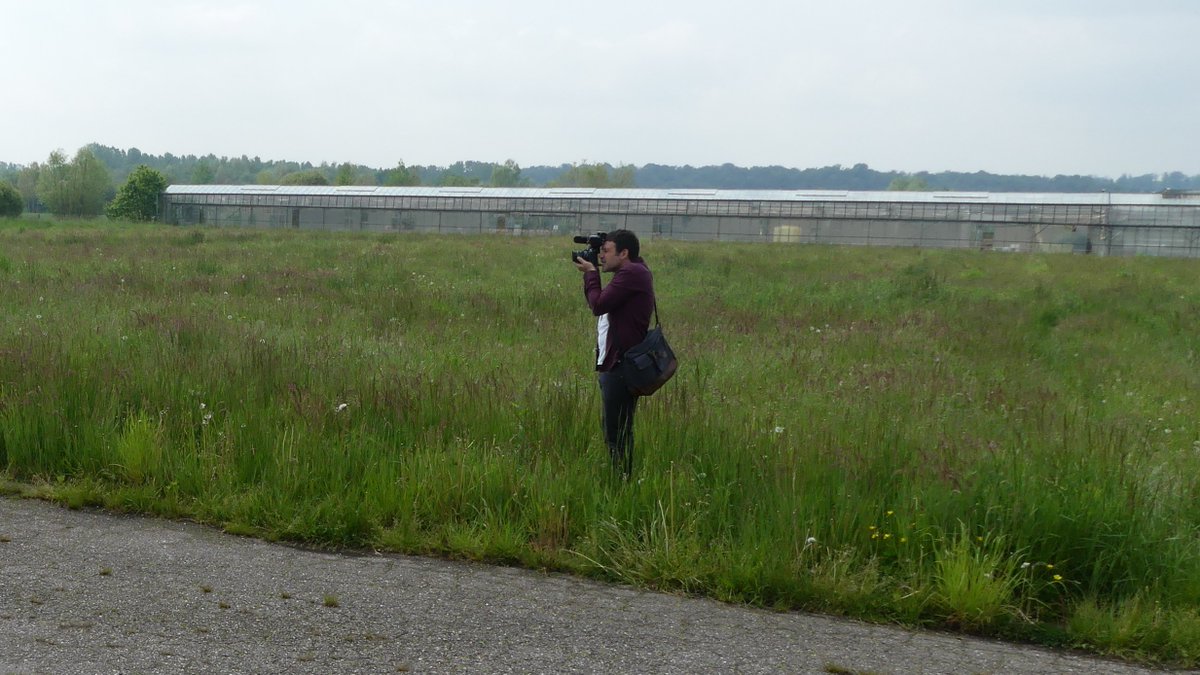 PAT_SA_54's tweet photo. 🎥Tournage en cours! Retrouvez les coulisses d'un reportage sur l'innovation en agro protection, tourné au cœur de nos installations !🤫 
⏳Rendez-vous en juin pour découvrir les experts PAT et #Cellengo en vidéo ! 
#interview #teasing https://t.co/ymn2WHY3Qc