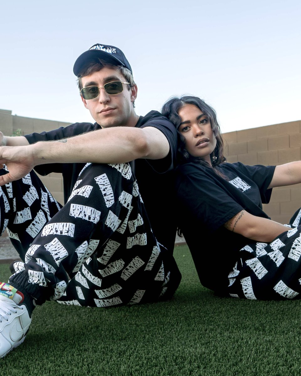 DRINKURWATER tweet media