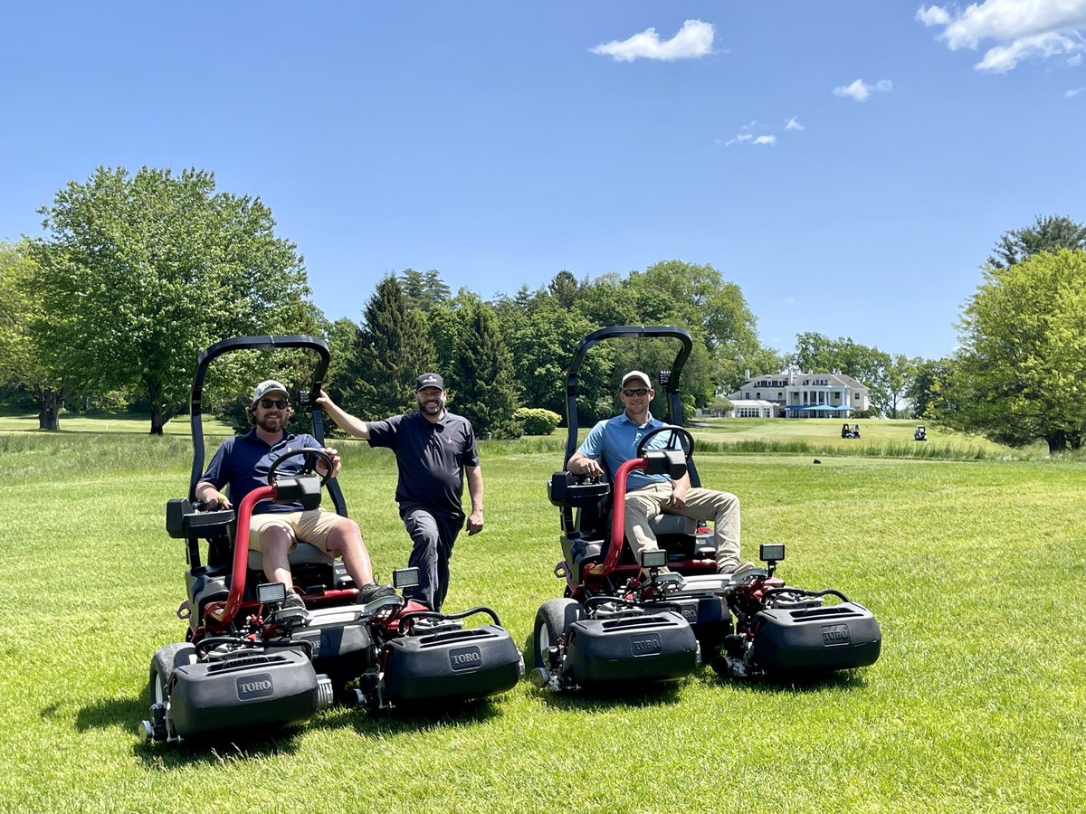 beldog41's tweet photo. It’s a two’fer Friday at Saratoga Golf &amp; Polo. A couple new @ToroGolf GR3320’s just in time for a busy Memorial Day weekend!  Thanks @jfontaine756 @GrasslandCorp https://t.co/r22n7v6Rgs