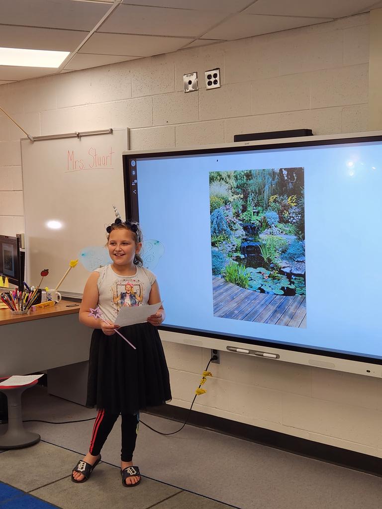 Librarian Kim tweet media