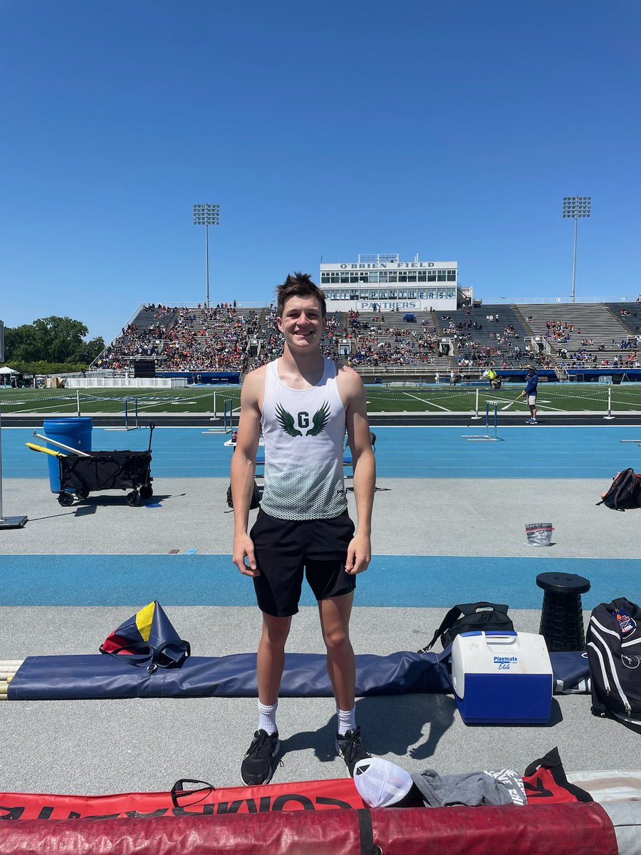 GCHSTRACK's tweet photo. Sean “Magic” Mullen most certainly happy to be a State Qualifier and represent our Rams! @GoGCHSRams #StateGo #Legacy #PoleVault https://t.co/psq3HmK5Kb