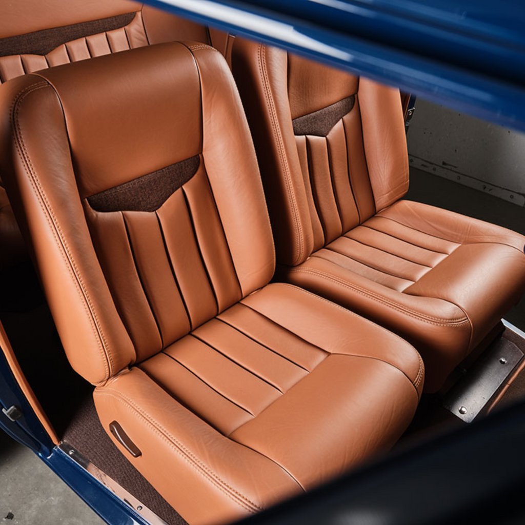 modernrodding's tweet image. The body is based on an original ’32 Ford Tudor sedan that is chopped 2 inches, and the rear window lowered 1 inch... Read the full article. #ModernRodding inthegaragemedia.com/1932-ford-tudo…