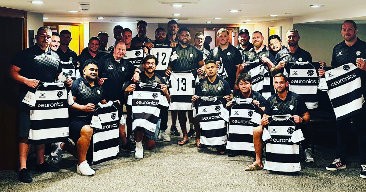 Shirt presentation complete 👕 Rest & recover time ahead of Sunday 🛌 #Baabaas #rugby #KillikCup 🏆