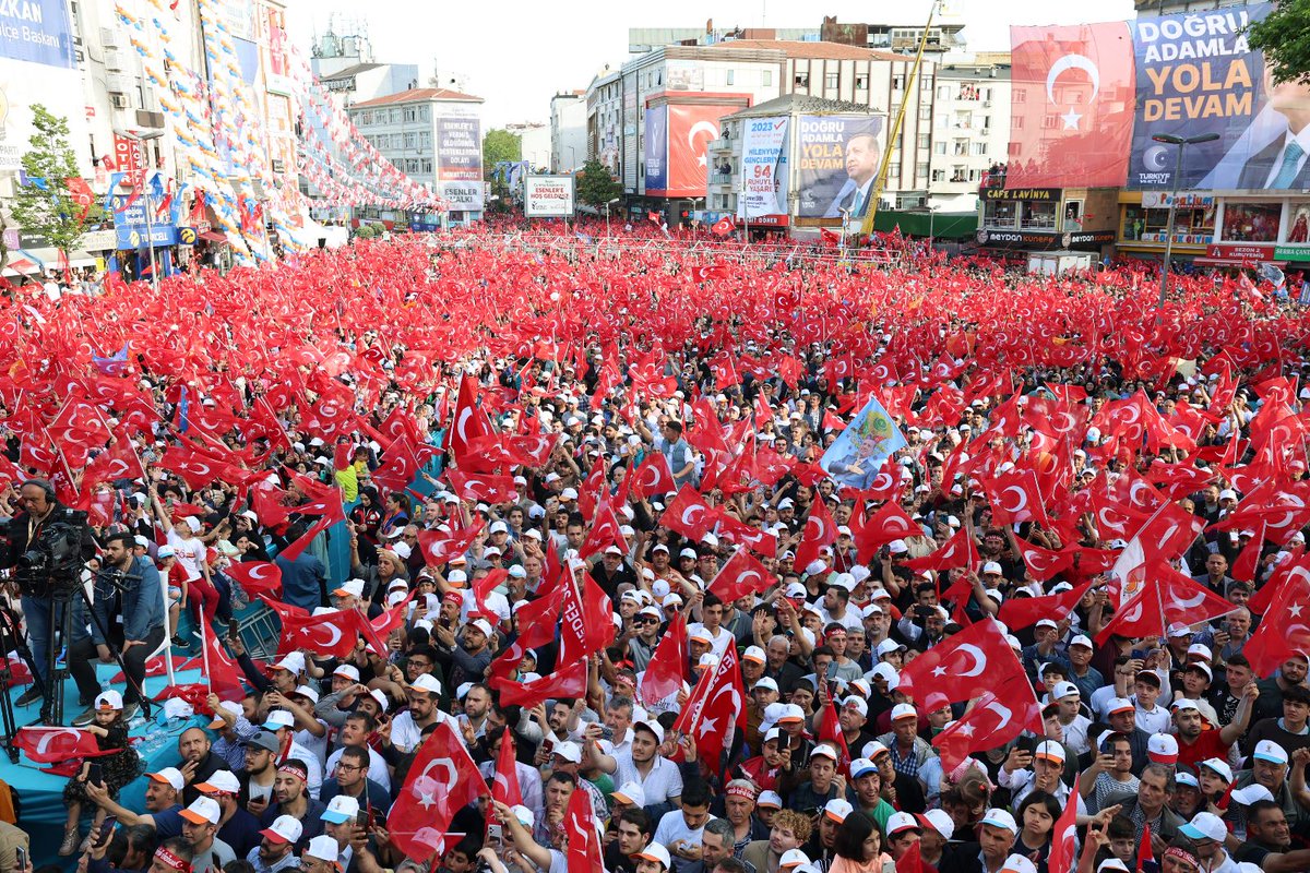 akpartiesenlerr's tweet photo. Muhteşemsin Esenler 🇹🇷
Esenler Tamam 🇹🇷
Esenler Hazır 🇹🇷
Esenler 28 Mayıs’ta da rekor bir destekle yeni bir zaferin destanını yazacak .🇹🇷
#CumhurbaskanımızEsenlerde

@RTErdogan @umutozkan1 @osmannnurika @tevfikgoksu https://t.co/G5MXWQKyEr
