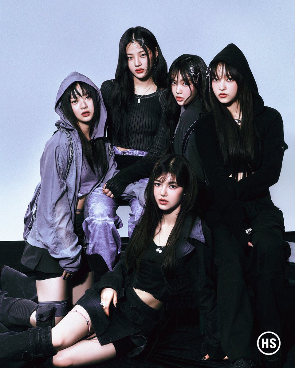 highsnobiety's tweet photo. Highsnobiety's NewJeans cover story is available in Korean. Read it here: https://t.co/nxVuTaslkX

#뉴진스 #NewJeans https://t.co/qMqMIhYaAJ