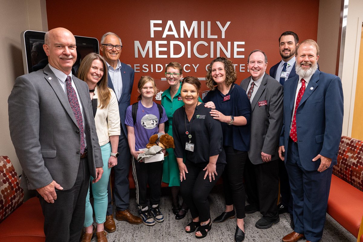 GovBobFerguson's tweet photo. Family medicine residents at @PullmanRegional
Hospital are treating a spectrum of health needs. And as they complete their training, they're also helping relieve rural primary care shortages. https://t.co/9BJIr980DM