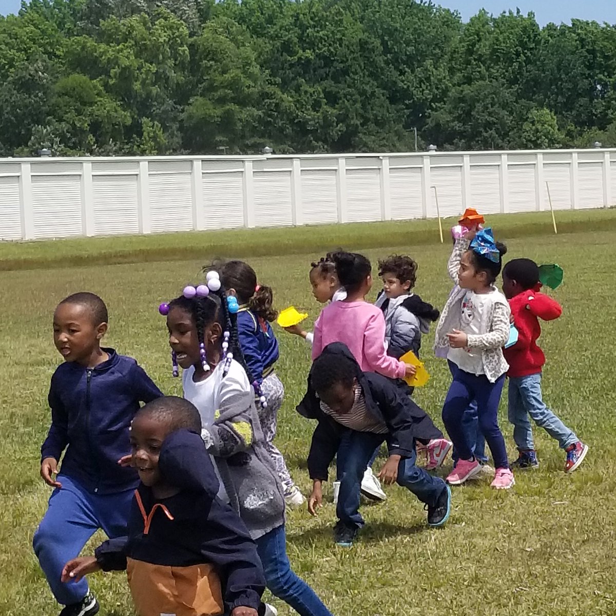 jshaber16's tweet photo. Happy Paper Airplane day. PRE-K had fun designing and flying their planes on this perfect weather day.@vbHolland @VBPreK @VBTitleI @MsBaraoReads https://t.co/C1bVe0idGc