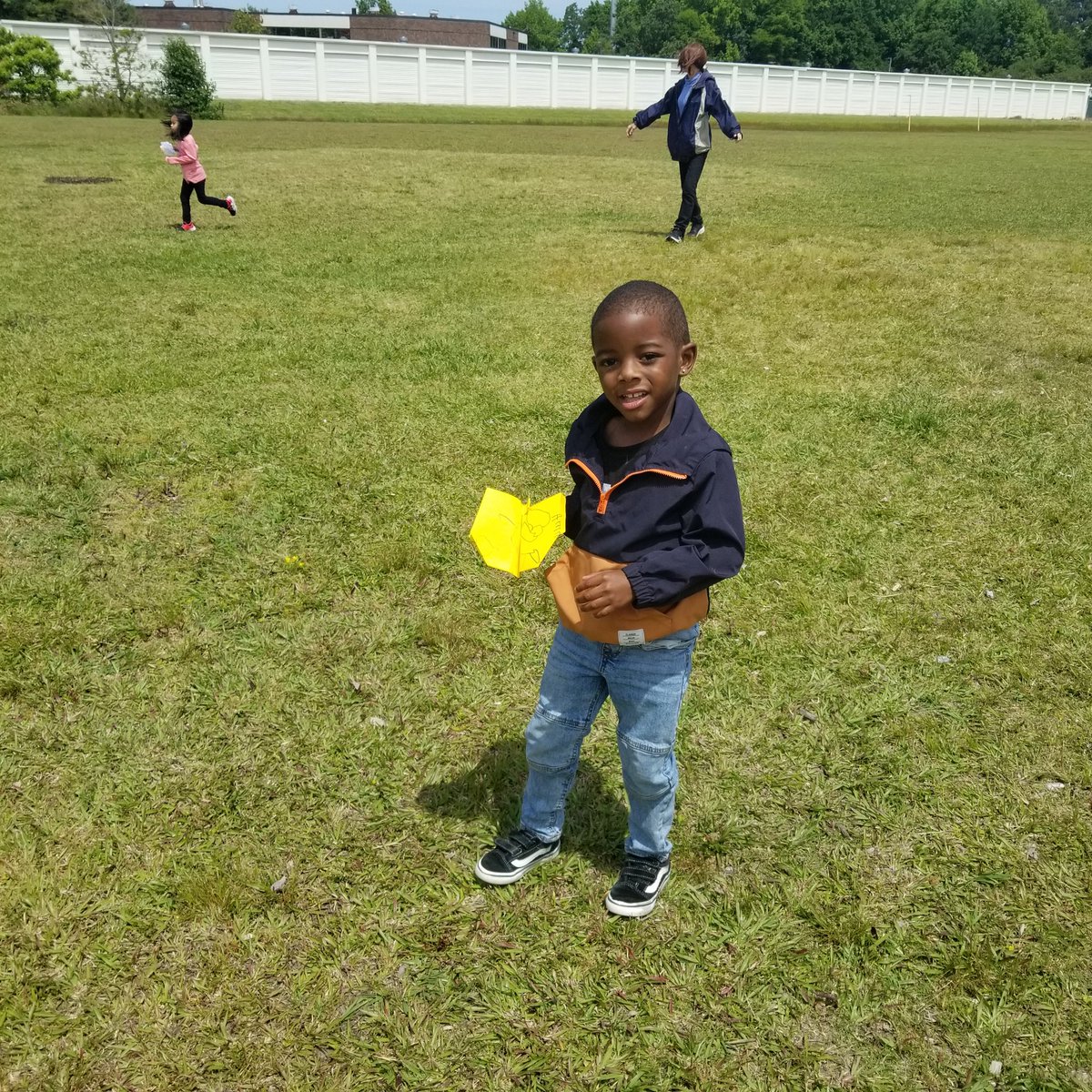jshaber16's tweet photo. Happy Paper Airplane day. PRE-K had fun designing and flying their planes on this perfect weather day.@vbHolland @VBPreK @VBTitleI @MsBaraoReads https://t.co/C1bVe0idGc