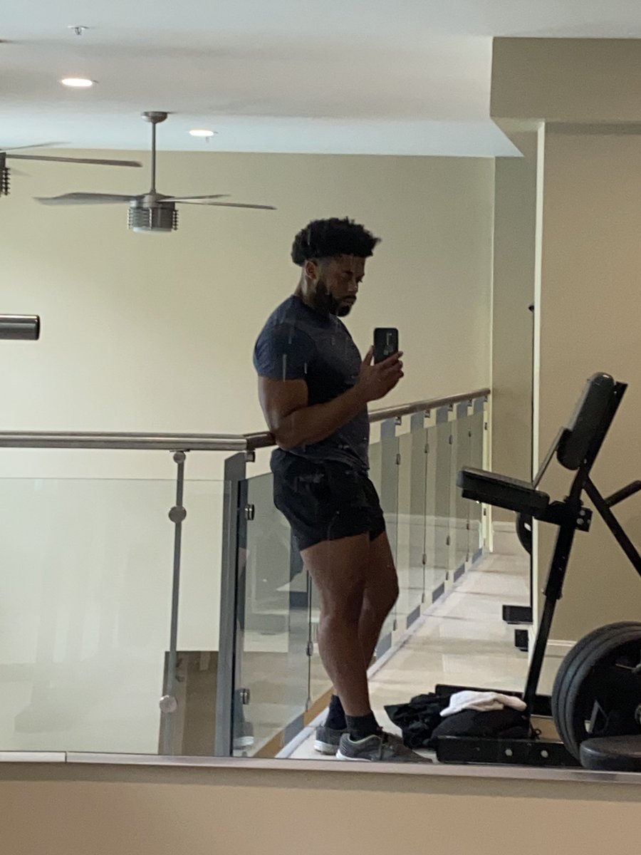 denzelcadet's tweet photo. #sweatforit https://t.co/Nh31EoJmVB