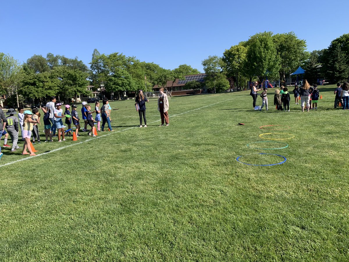 Olympic Day fun at Longfellow School!! Perfect weather to be outside all day! #LongfellowBears #OakPark97