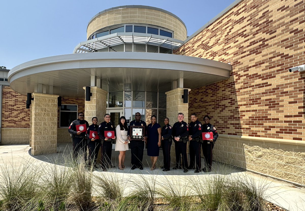 HumbleISD's tweet photo. Congratulations to our #HumbleISD Police Department on receiving the FBI-LEEDA Agency Trilogy Award! #WeAreTheLight https://t.co/inlYuolXoo