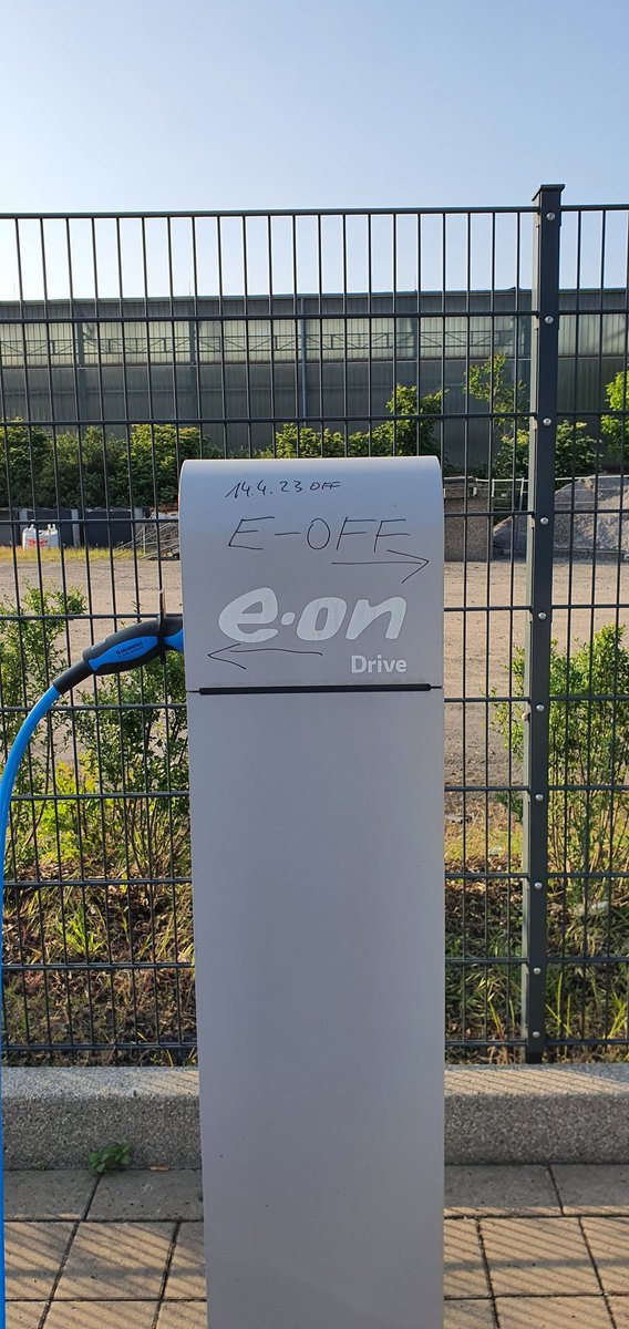 roterPunkt's tweet photo. #eon?
#eoff!

🤷🏼‍♂️ https://t.co/Qa2zWIhxU4