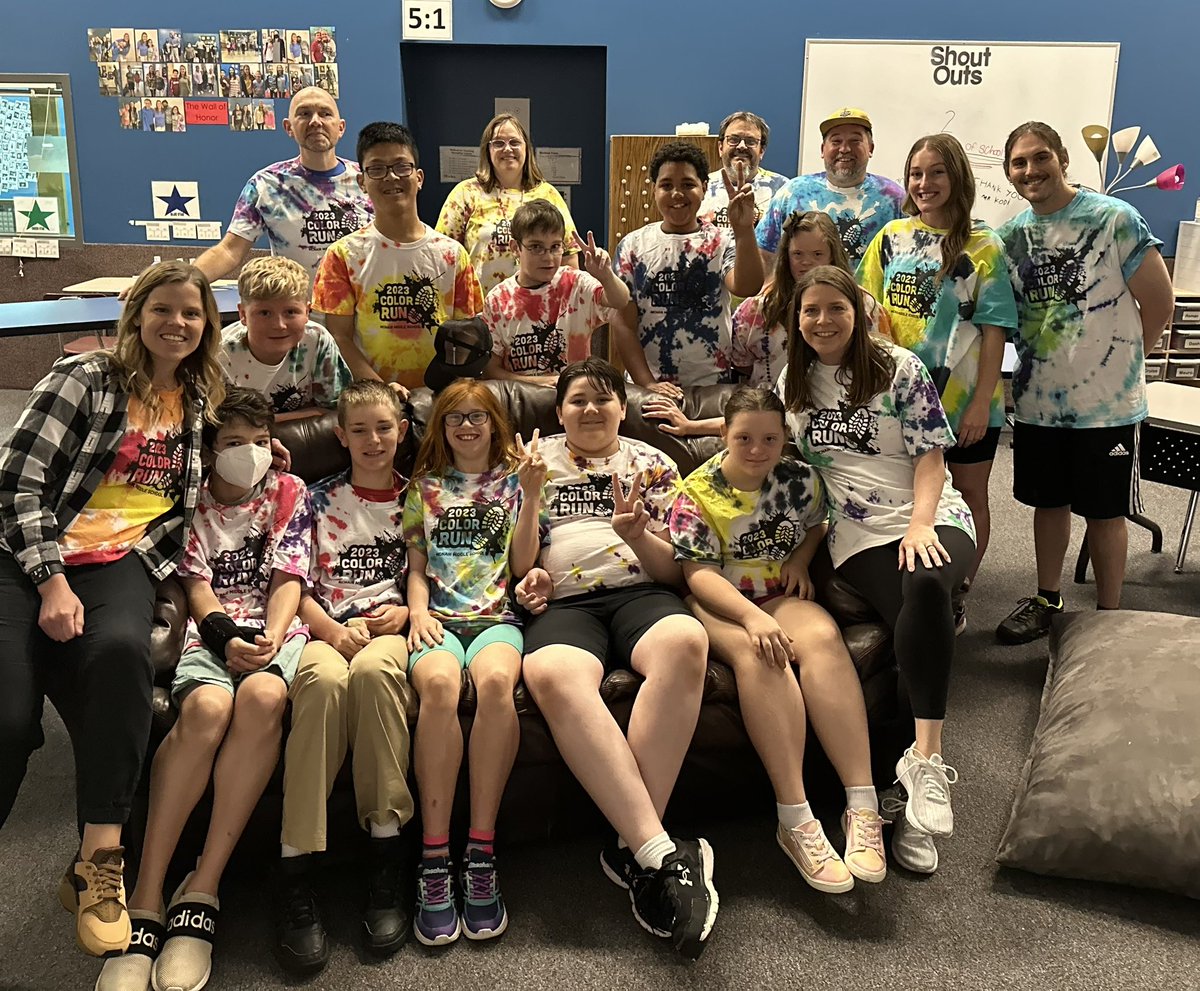 McNairMiddleSch's tweet image. Tie dye day! 😍 #mustangsrun #rockitout