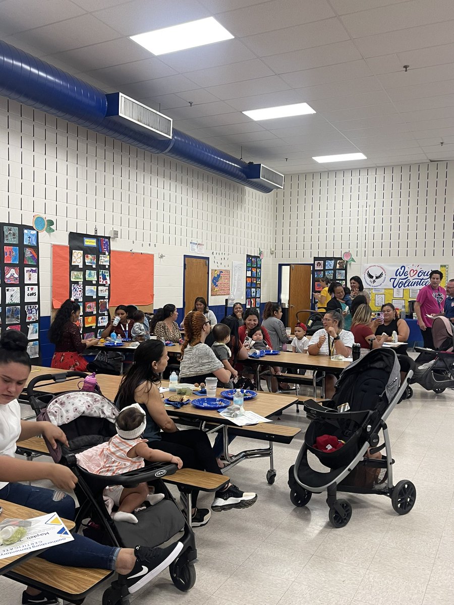 csl_msmax's tweet image. Today we celebrated all of our Gaithersburg ES parent volunteers! We are so thankful for their support and so happy to have them on our team ☺️