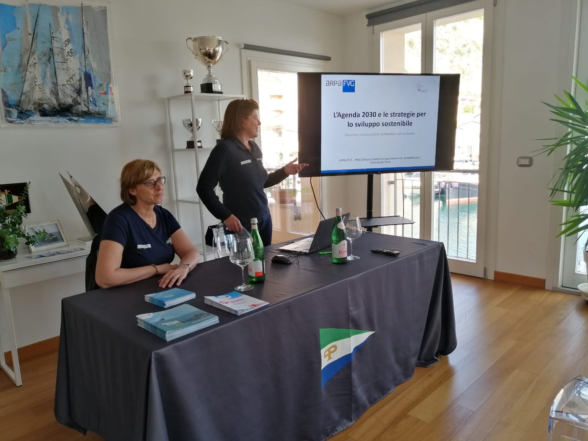 ARPAFVG's tweet photo. Serata di divulgazione a Portopiccolo per parlare di #mare, strategie di #sostenibilità e spiegare come #ArpaFVG effettua i #monitoraggi delle acque marine e lagunari in #FVG https://t.co/Emk8JA8oC5
