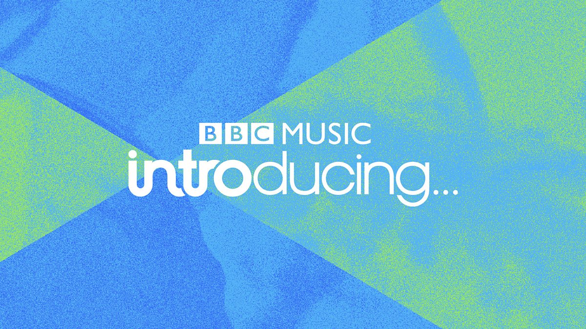 Saturday from 8pm
#BBCIntroducing @bbcmerseyside @BBCSounds 
Session: @blondesband 
Interview ahead of #R1BW with @MichaelAldag12 
#Newmusic @abirosekelly @_troutroutrout @HannahMazey @KatyAlexMusic @Tarns_official @fiona_lennon @twoblinksily & more..
95.8FM/DAB/Freeview-722