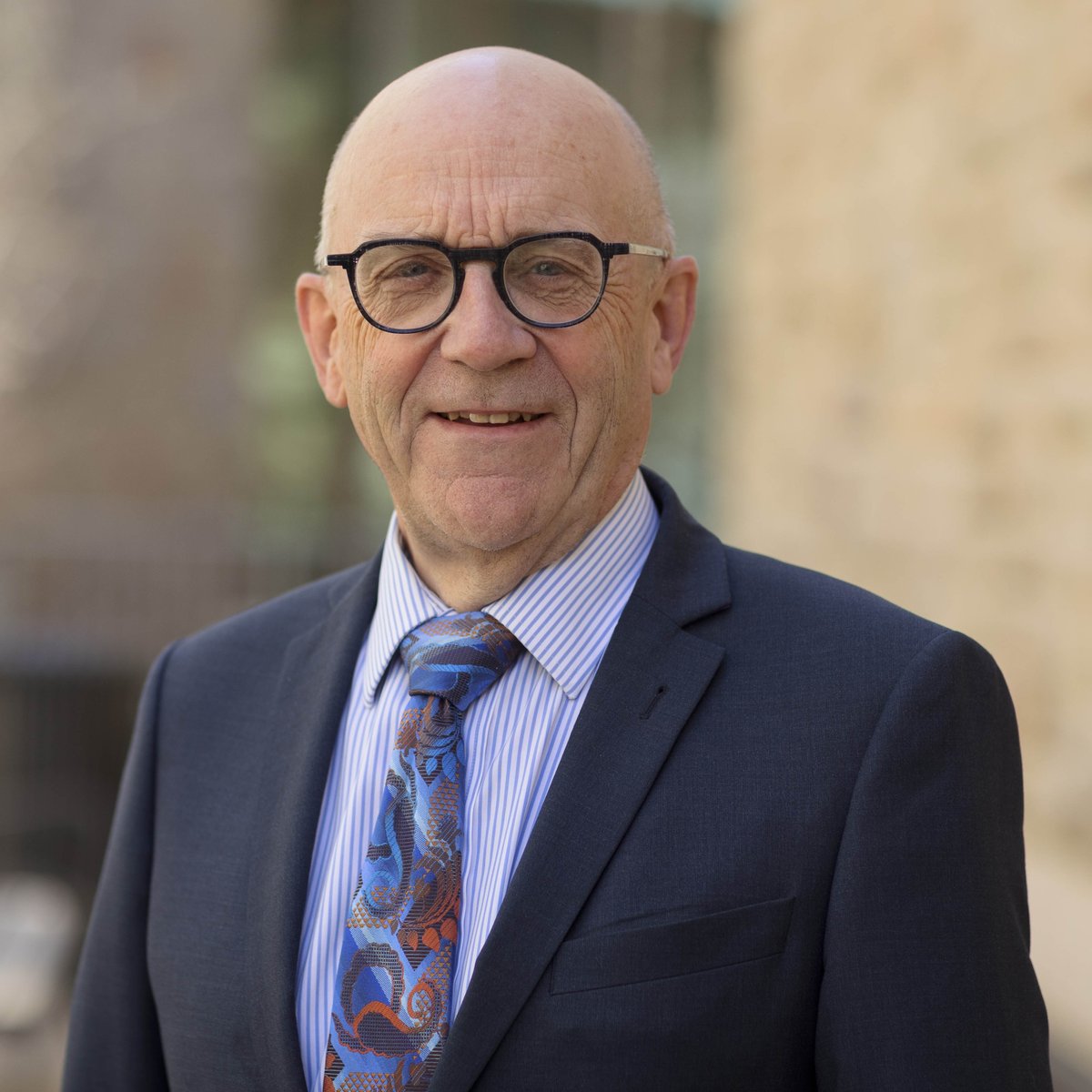 The #USask College of Medicine congratulates our dean, Dr. Preston Smith, who has received the 2023 Chris Carruthers Excellence in Medical Leadership Award.

Thank you, Preston, for your exceptional leadership, from everyone at the CoM!

Learn more: physicianleaders.ca/leadershipawar…