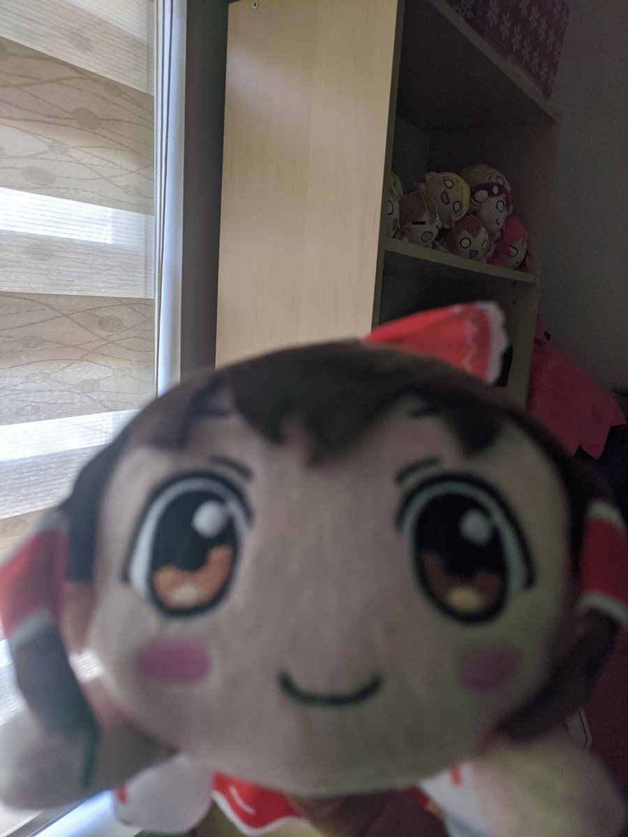 My little shrine maiden Reimu arrives in time to bless Ai in this #FunkyNesoFriday