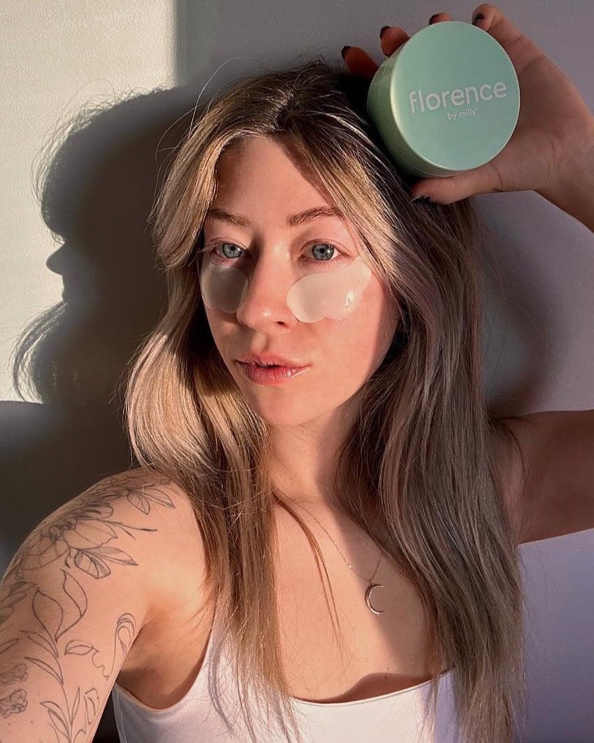 up in the clouds ☁️✨🤍 say bye-bye to tired eyes and hello to happier days ahead with our floating under the eyes depuffing gel pads!

#florencebymills
📸 @kelseyforrestugc