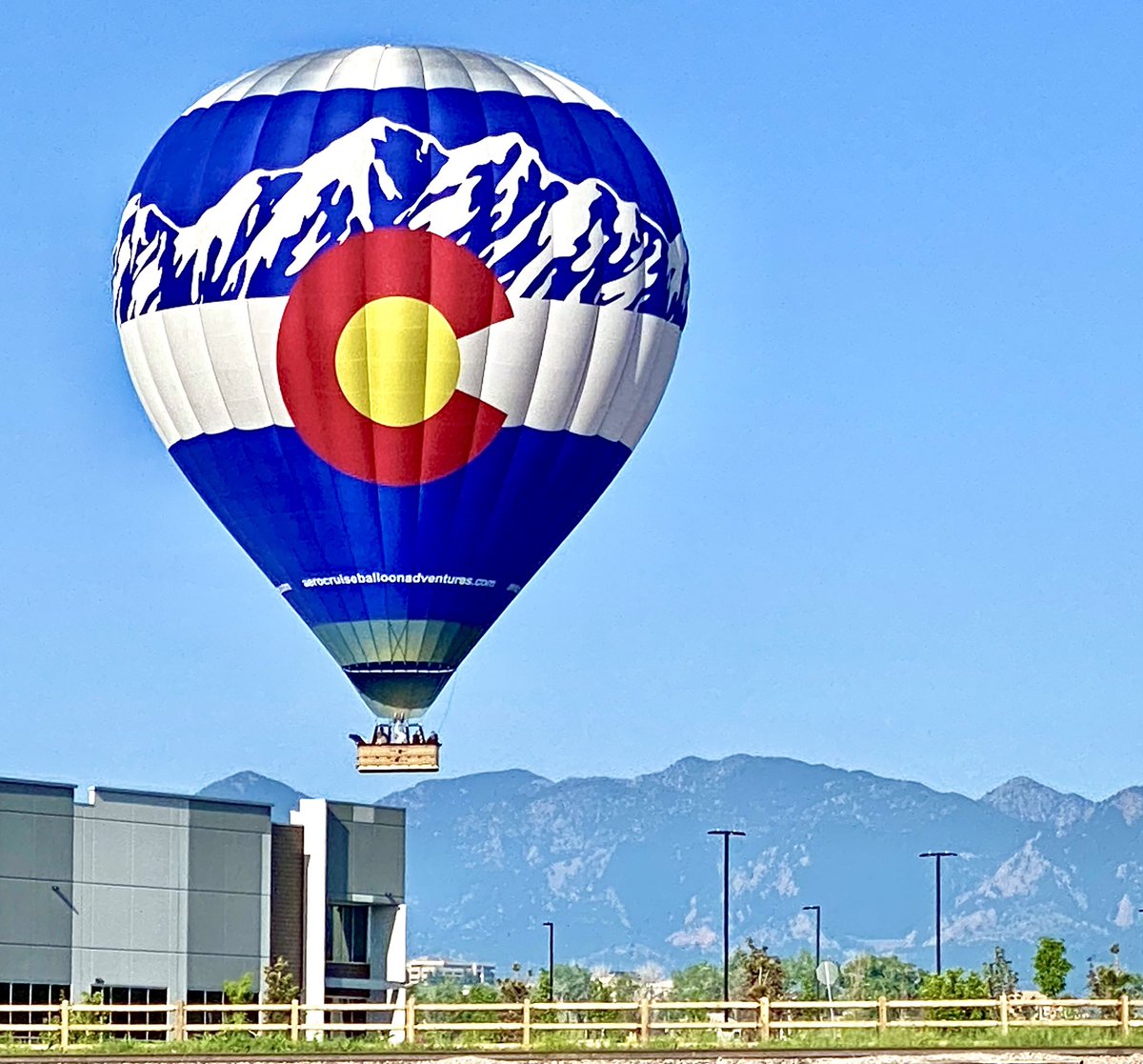 ColoradoPlastic's tweet photo. Outside our front window at Colorado Plastics this morning. Happy landings to all of you, wherever you are! https://t.co/dzMr8Gl8Gy