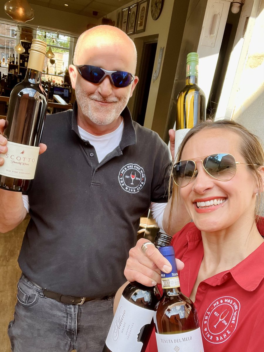MrMrsFineWine's tweet image. It has to be a BBQ this Spring Bank Holiday! Here's our speedy guide to all you'll need for your long weekend! Cheers! 🥂😎🥂 #bbqwines #bankholidaywines #weekendwines #winetime @vindependents @bodegasottano @SeckfordWines