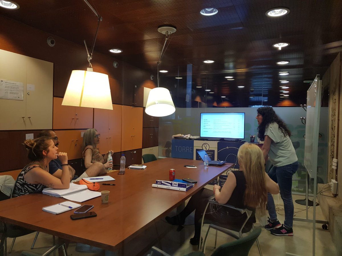 Acabem la tarda parlant de Mediacio en l’Oci Nocturn amb @ratsoler 

Des del postgrau fa anys vàrem impulsar els projectes de Mediacio en oci nocturn que es duen a terme arreu de Catalunya.

Unir pràctica i teoria: un dels aspectes que cuidem en el postgrau