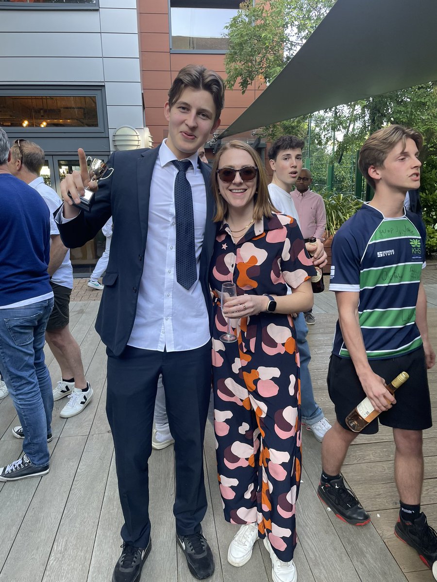 KewHouseScience's tweet photo. Congratulations Y13 #bioscience students - @KewHouseSchool awards to Haakon for achievement, Yrsa for independence, Aenaes for progress (not pictured) and Alice for spirit of KHS 🏆 Good luck in your coming exams 🍀 https://t.co/oCYfykLVbw