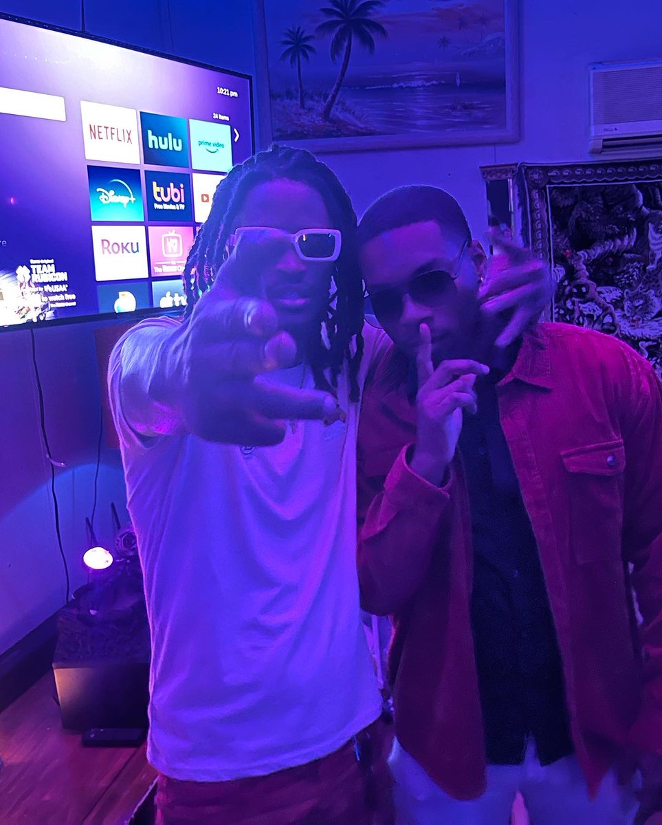 jeecode_'s tweet photo. Last nights Open house for Our brand New Recording studio was a success! 

Watching everybody interact over a variety of different sounds, sparking new ideas from conversations &amp; watching everybody creative juices flow is almost like a high.

Follow @lupustudios now. 

🐐⭐️🩸💧 https://t.co/Qkek2kD59w