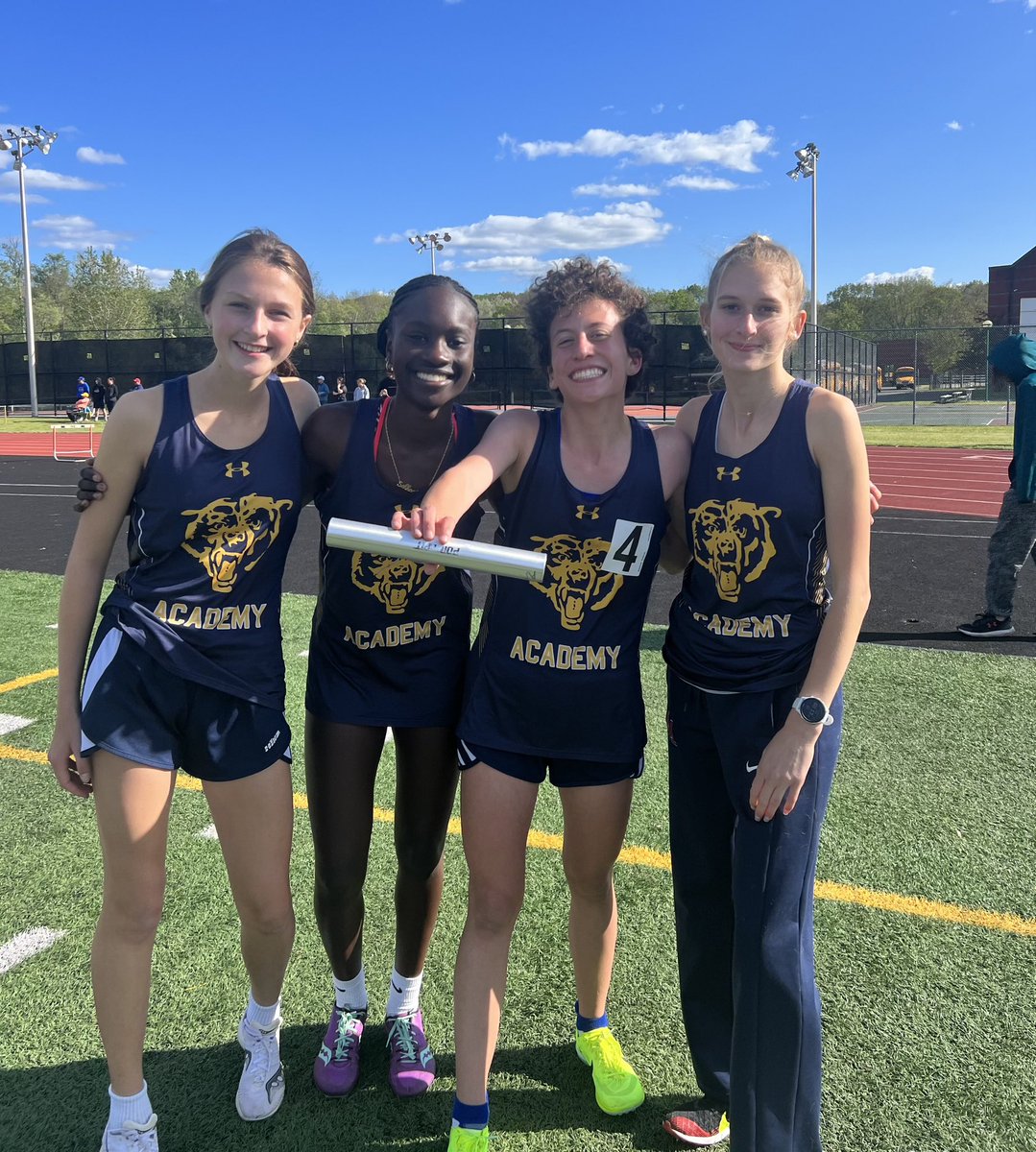 AMarathakis's tweet photo. Congratulation Track &amp; Field on finishing 2nd at Sectionals🥈‼️ Special shout out to our event winners🥇👏🏼‼️ Academy is lucky to have such dedicated scholar-athletes and coaches💙❤️ #AcademyWay #ScholarAthletes @albanyacademies @jclay766 @xcountry73 https://t.co/dOkU5Co2wc