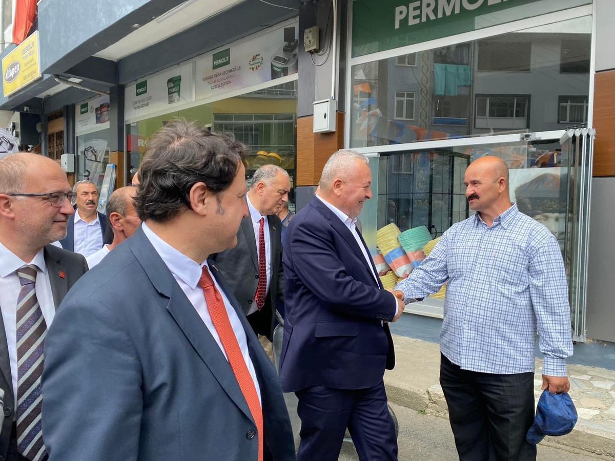 Chppersembegenc's tweet image. Milletvekilimiz Sn. Cemal Enginyurt ile birlikte Kırlı mahallesindeki esnafımızı ziyaret ettik ve halkımızla buluştuk. 

28 Mayıs’ta Cumhurbaşkanı adayımız Sn. Kemal Kılıçdaroğlu’na destek istedik.

#KırlıHakkınıAlacak 
#HepBirlikteSandığa